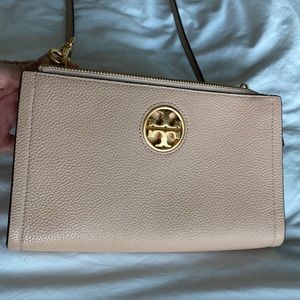 Tory Burch Carson Zip Top Crossbody Bag